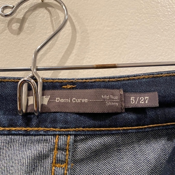 Levi’s Demi Curve Mid Rise - Picture 2 of 3